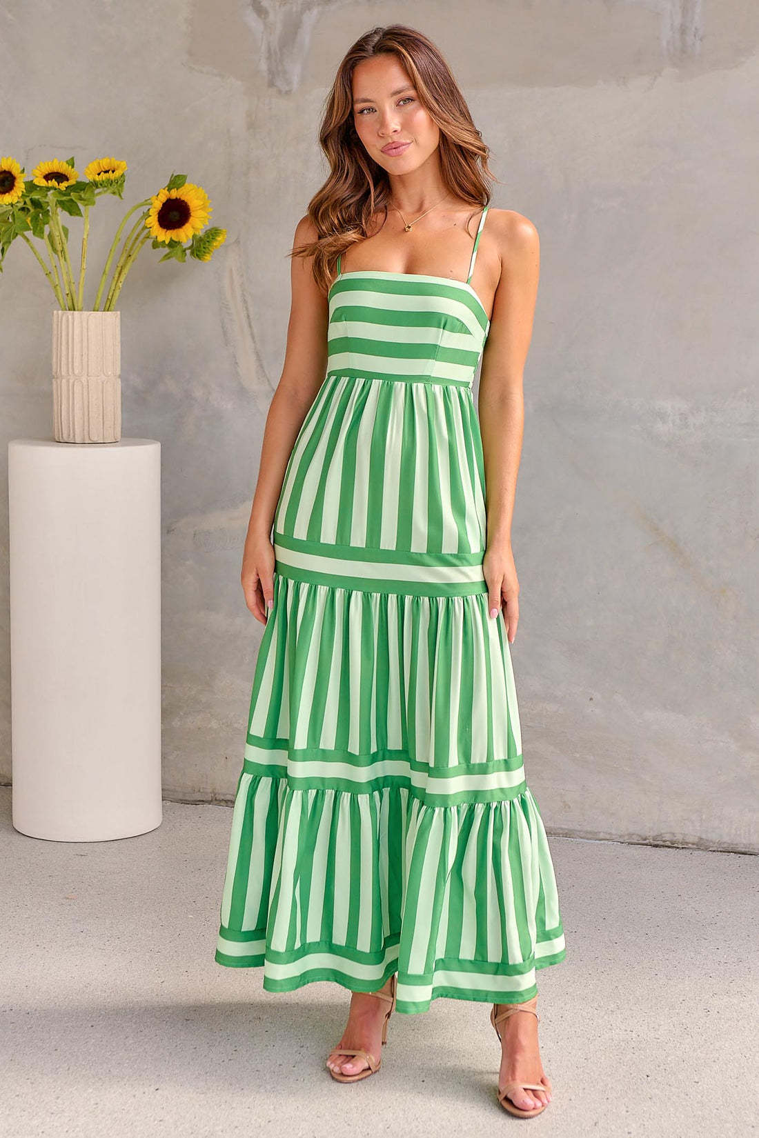 Robe Longue d'Été à Bretelles Imprimée Rayée avec Poches – Parfaite pour les Vacances à la Plage