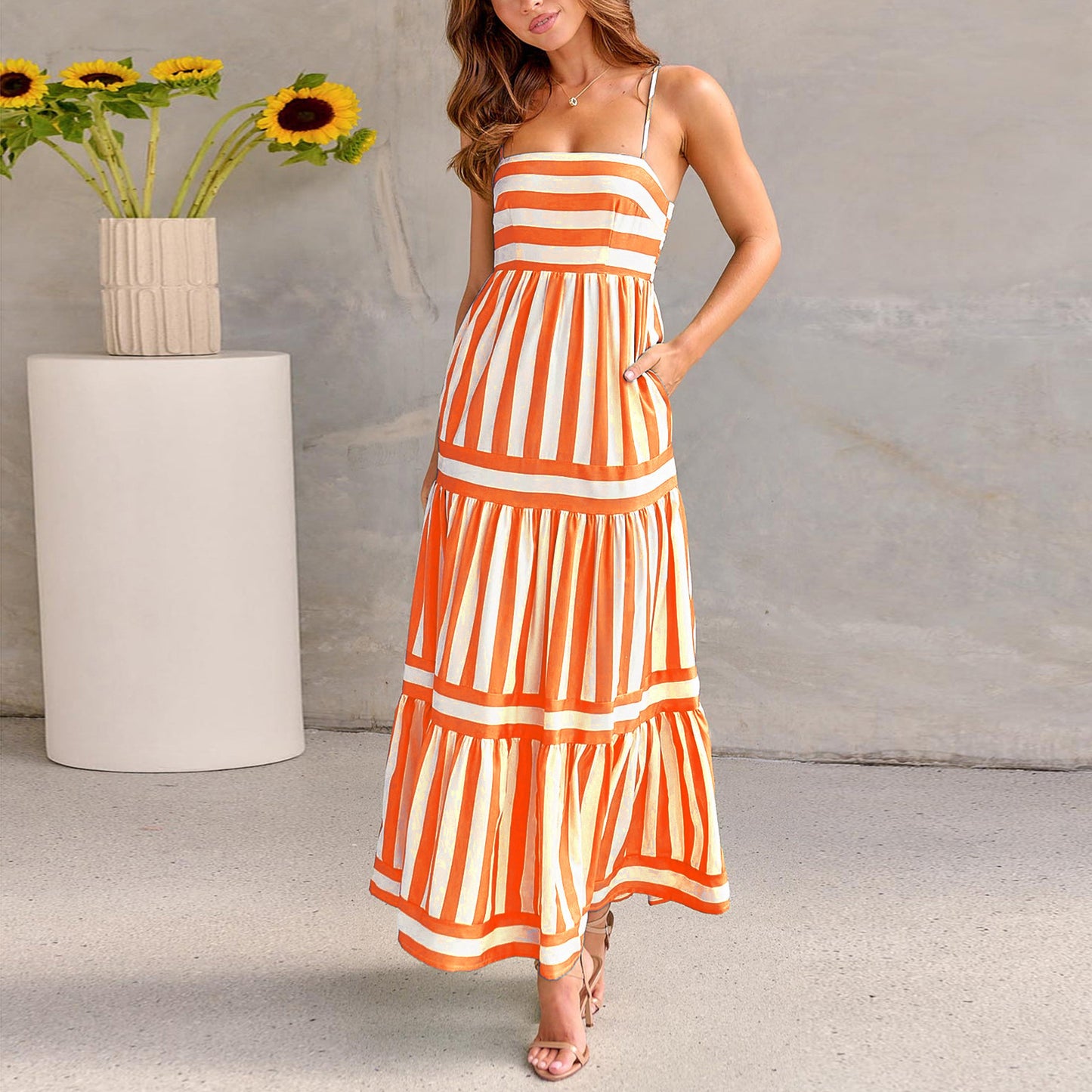 Robe Longue d'Été à Bretelles Imprimée Rayée avec Poches – Parfaite pour les Vacances à la Plage